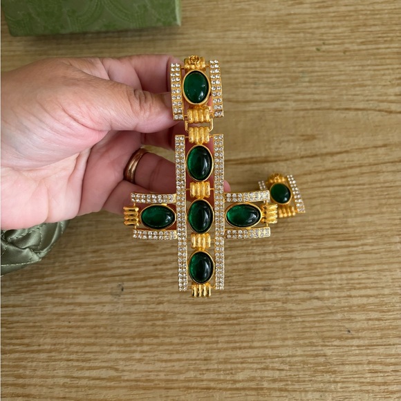 Gucci - Picture 8 of 9